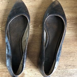 Frye flats